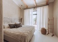 finca-ibizenko-style-schlafzimmer-3-doppelbett