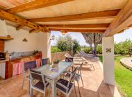 finca-can-salas-bbq-bereich-speisetafel