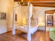 finca-perdiu-vell-petit-masterbedroom-doppelbett