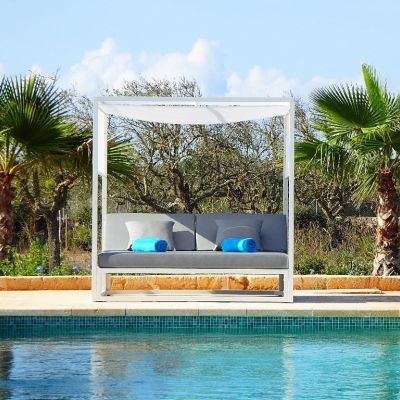 finca-el-idilio-chill-out-bereich-daybed-pool