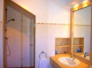 villa-cala-carbo-badezimmer-dusche