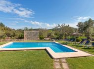 finca-tatoli-pool-treppeneinstieg-sonnenliegen
