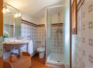 finca-katerina-badezimmer-dusche