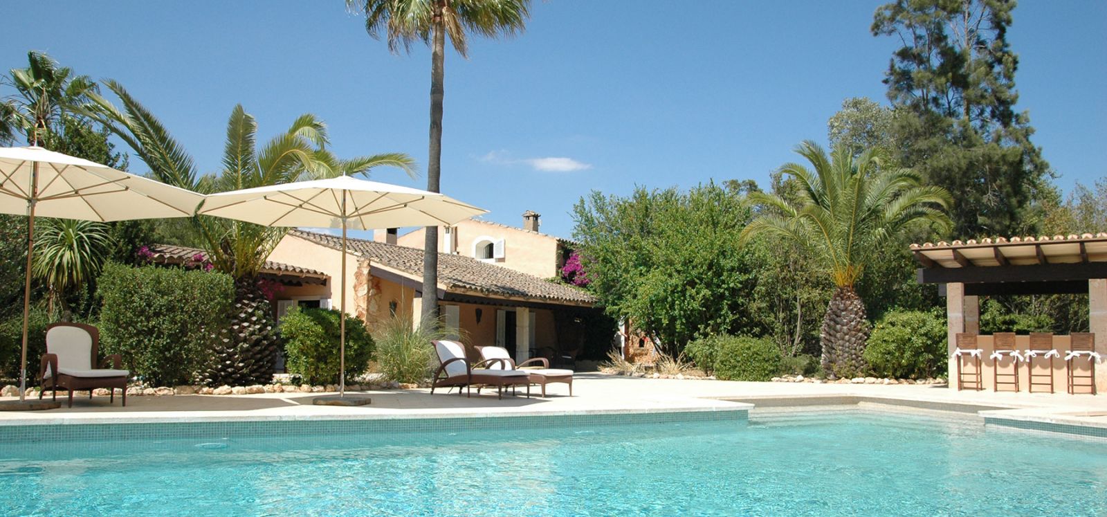 We offer exclusive dream villas and villas in Majorca, Ibiza and Marbella