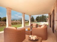 finca-can-fiol-sitzecke-terrasse-ueberdacht