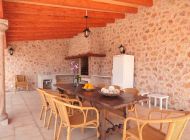 finca-can-fiol-barbecuebereich-ueberdacht
