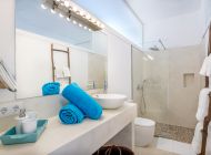 finca-el-idilio-badezimmer-modern-dusche-bodengleich