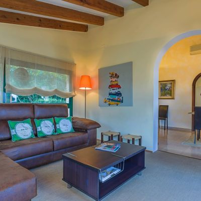 villa-calvario-salon-tv