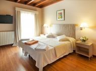finca-salvia-schlafzimmer-2-doppelbett-tv