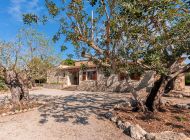 finca-tatoli-hauseingang-herzlich-willkommen