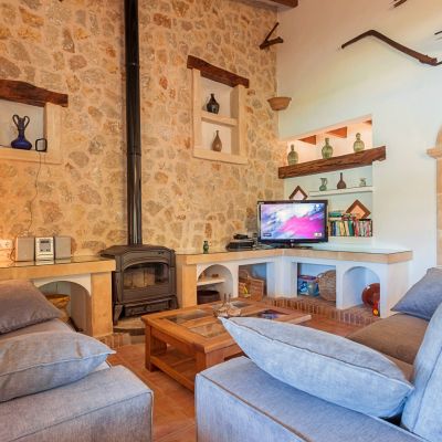 finca-tatoli-salon-tv