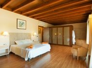 finca-salvia-schlafzimmer-6-doppelbett-bad-ensuite