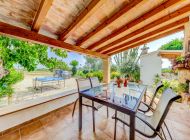 finca-can-salas-aussenbereich-speisetafel-terrasse