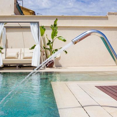 villa-rainbow-poolterrasse-daybed