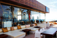Terrasse des Nassau Beach Clubs
